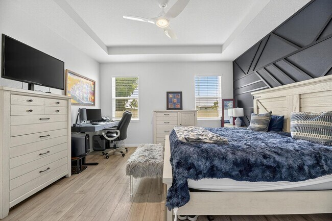 Building Photo - 4 Bedroom / 2 Bath House