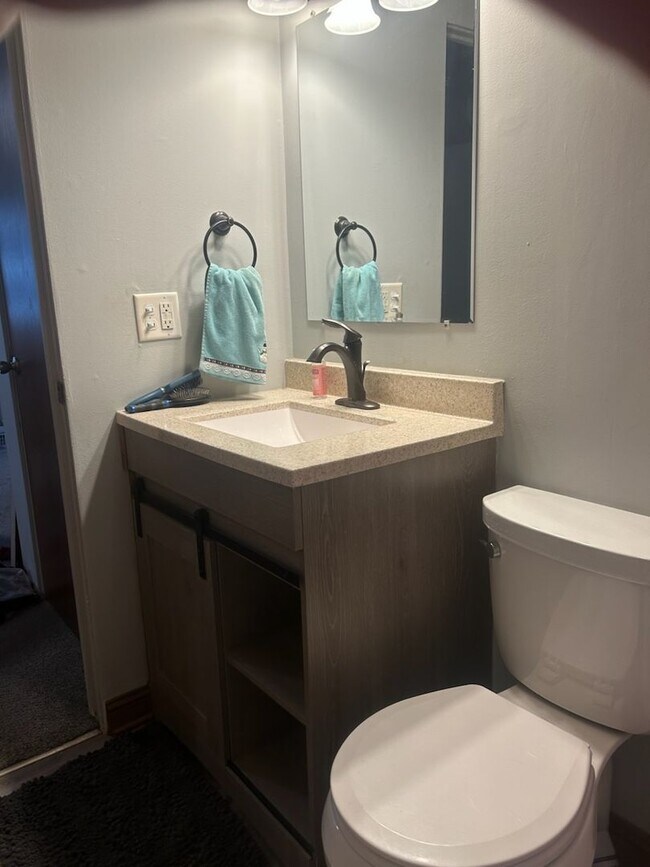 Building Photo - 1320/1322 Future Street