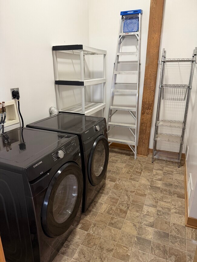 Building Photo - 720 S Marquette St