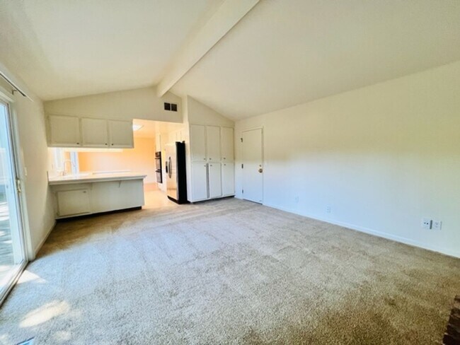 Building Photo - Charming 4BD/2BA, Single-Story Ranch-Style...