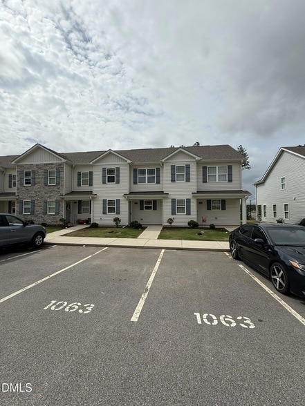 Building Photo - 1063 Peony Ln