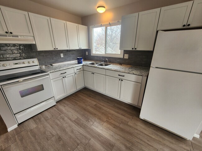Building Photo - 80th Street Duplex