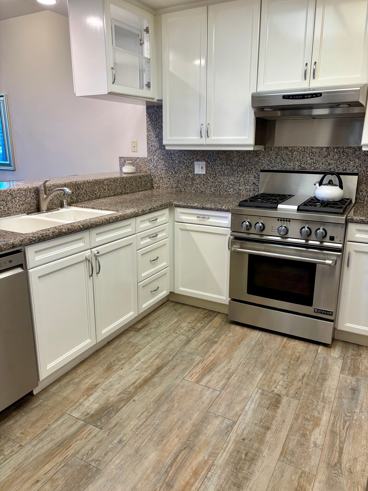 Kitchen - 6483 Zuma View Pl