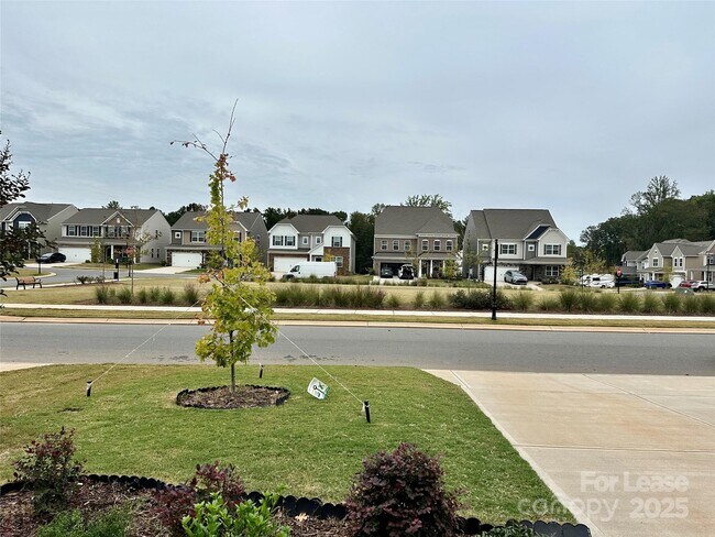 Building Photo - 389 Runner Stone Ln