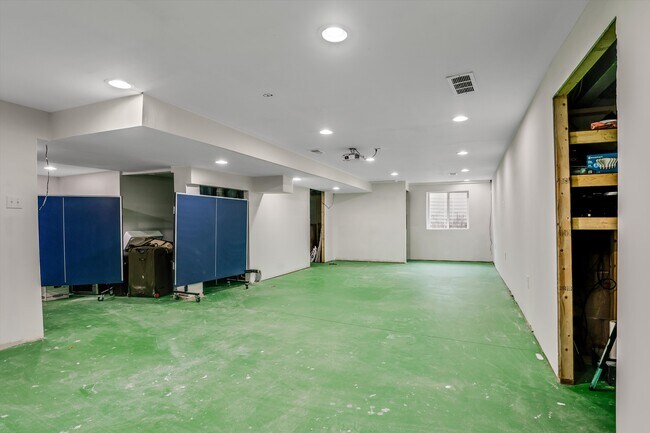 Building Photo - 6117 Branch Dr
