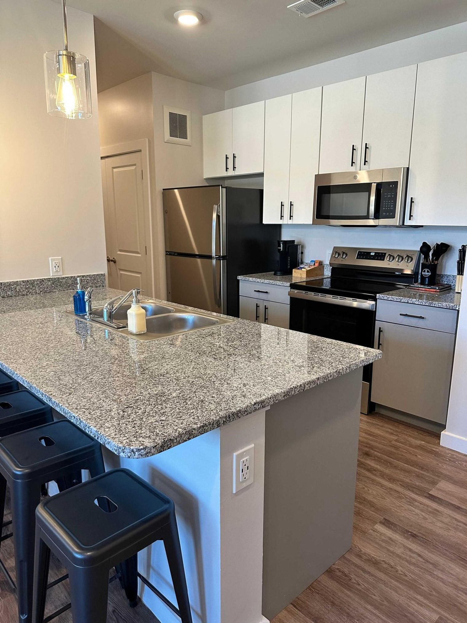 Building Photo - 1001 Marshall Ave