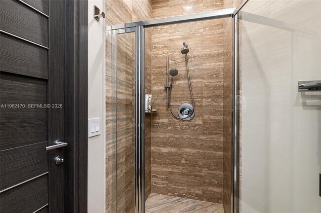 Building Photo - 15901 Collins Ave