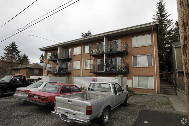 Building Photo - 12011 NE 32nd Ave