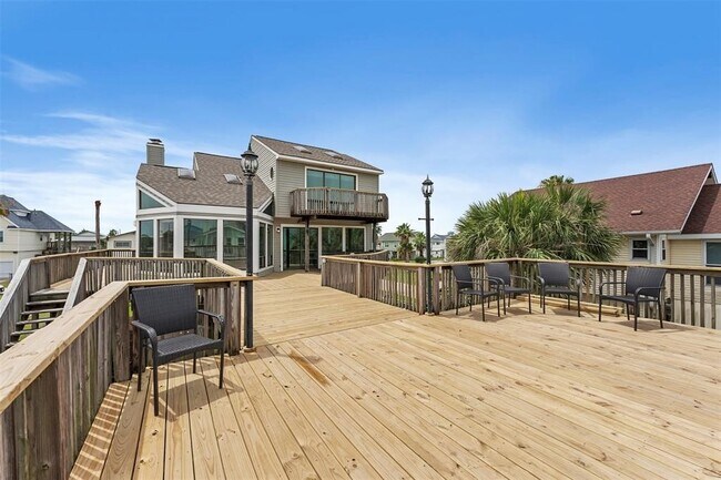 Building Photo - 21812 Frio Dr