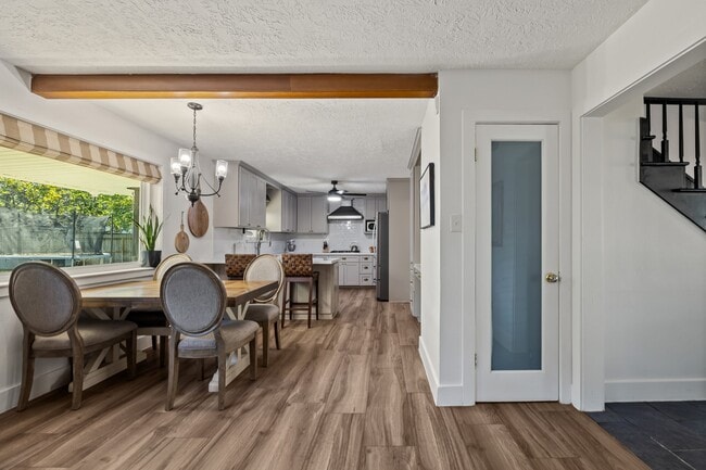 Building Photo - 326 Bayou View Dr