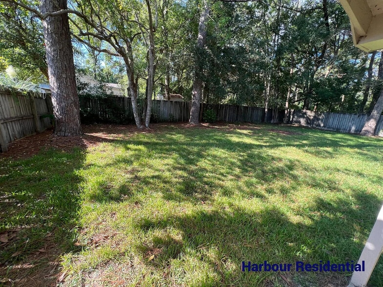 Building Photo - 3304 Anson Ct