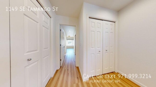 Building Photo - 1149 SE Tamango St