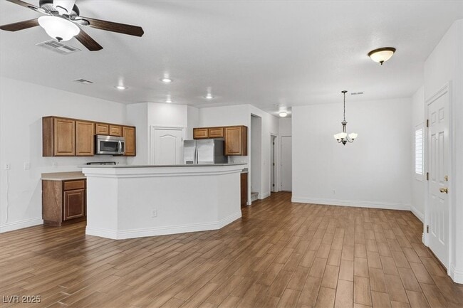 Building Photo - 3313 Speckle Summer Pl