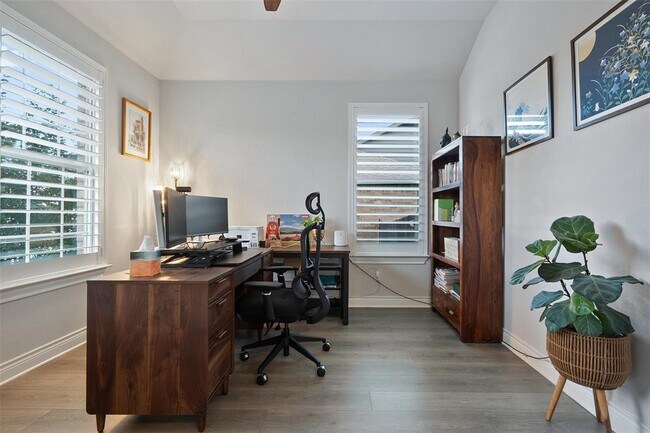 Building Photo - 225 Escarpment Wy