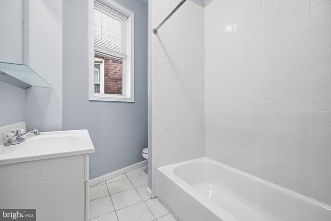 Building Photo - 58 Quincy Pl NE