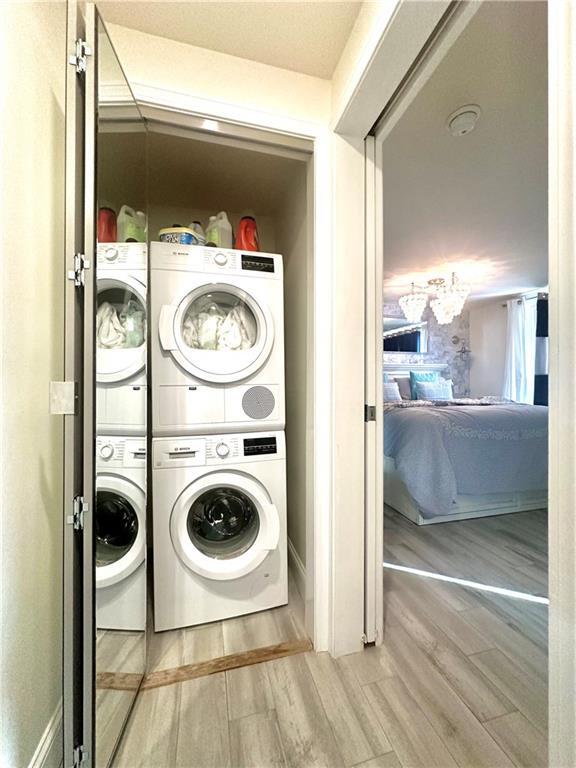 Building Photo - 312 America