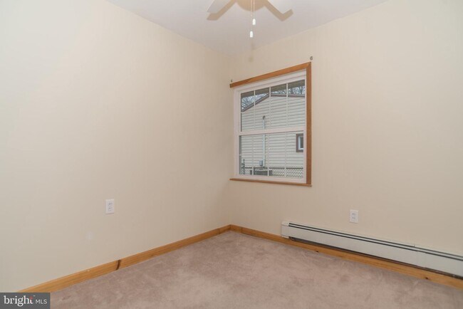 Building Photo - 346 Thornridge Dr