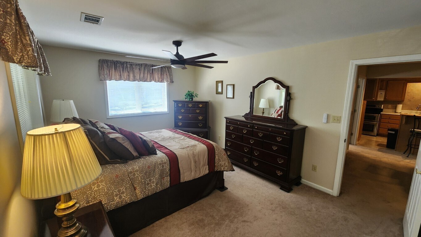 Building Photo - 6576 Johnson Cir