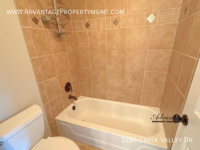 Building Photo - 1286 Creek Valley Dr