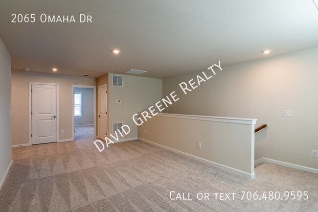 Building Photo - 2065 Omaha Dr