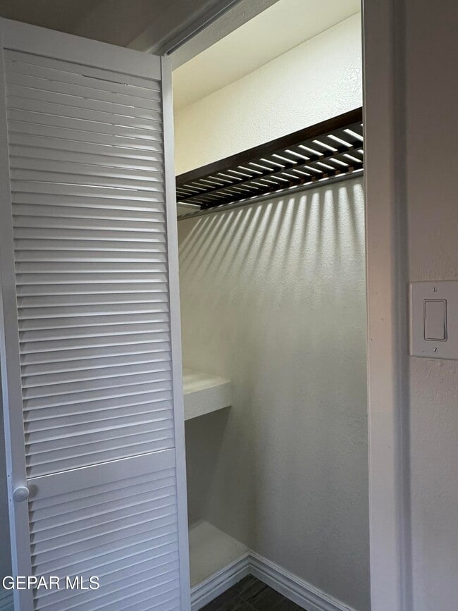 Building Photo - 502 Cincinnati Ave