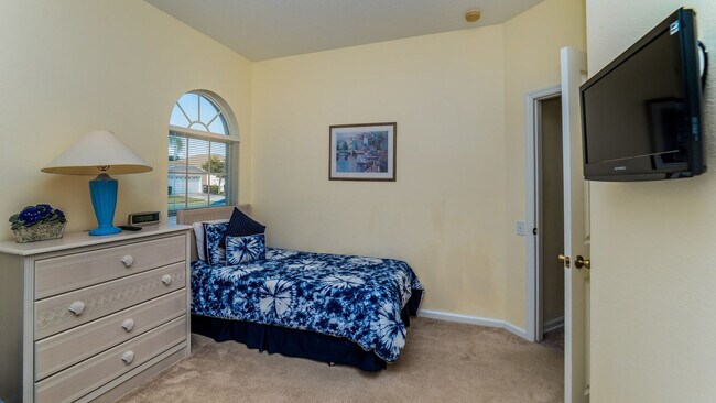 Building Photo - 8147 Fan Palm Way