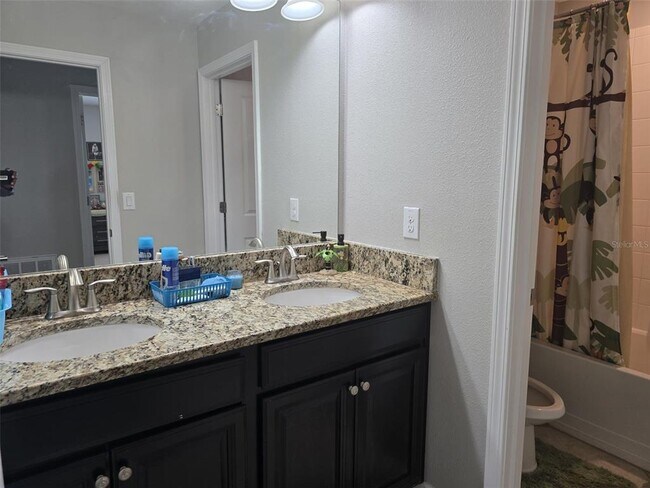 Building Photo - 4335 Mount Bandon Dr