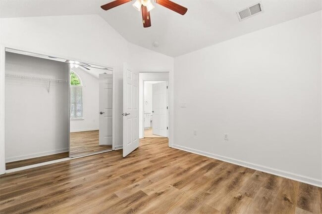 Building Photo - 1305 Village Ln