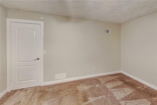 Building Photo - 4579 N Woodlake Ln SE