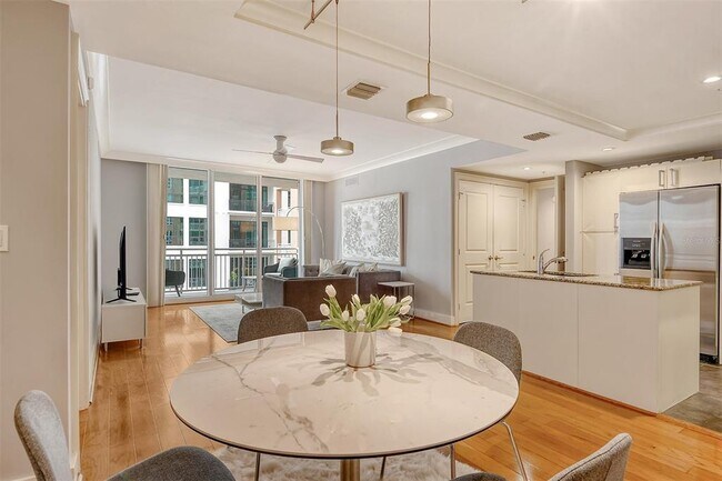 Building Photo - 1350 Main St