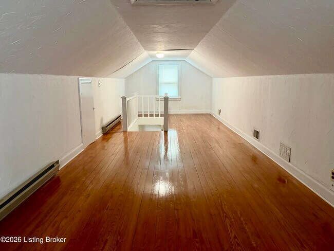 Building Photo - 2219 Woodbourne Ave