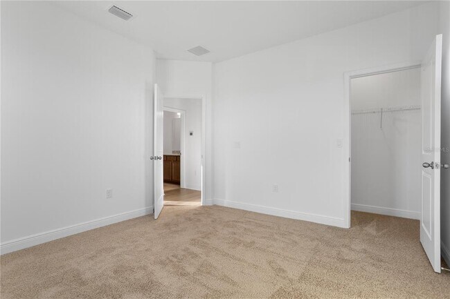 Building Photo - 1940 Sunshine Peak Dr