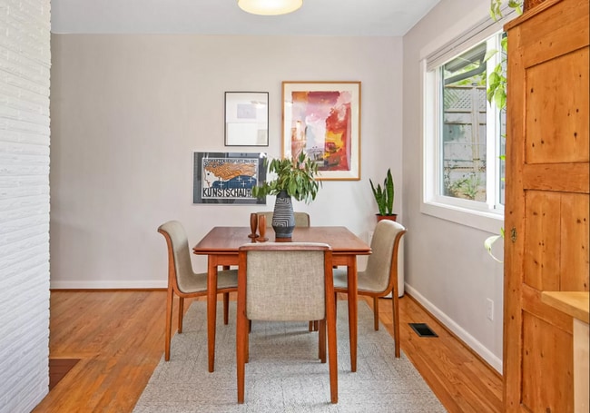 Building Photo - |NEW| ~ Charming 3-Bedroom Home in Portlan...