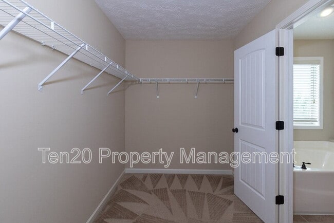 Building Photo - 1368 Antietam Dr