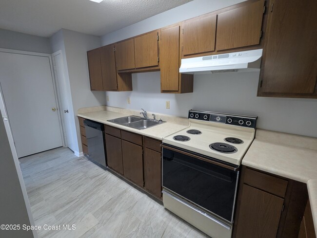 Building Photo - 3545 Sable Palm Ln