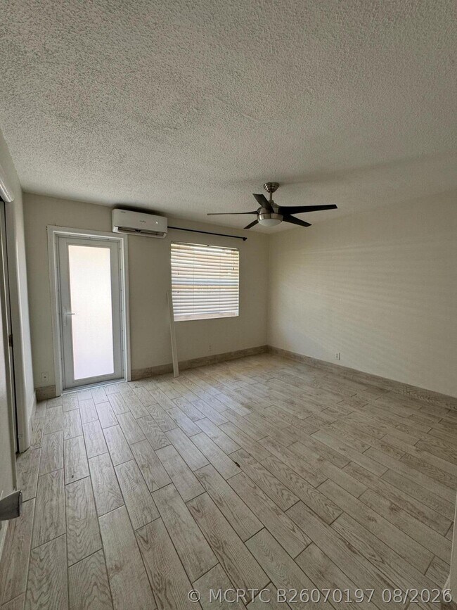 Building Photo - 340 SW 16th Ct