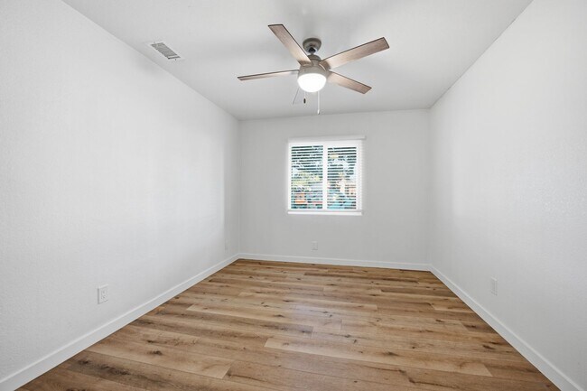 Building Photo - 6269 Mary Ln Dr