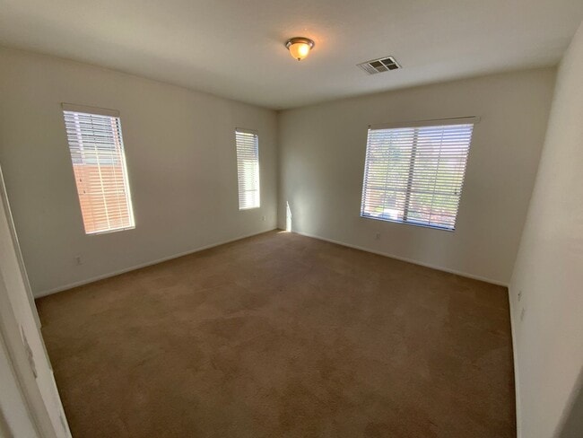 Building Photo - NW 3 BEDROOM WITH A LOFT, CLOSE TO COMMUNITY PLAYGROUND
