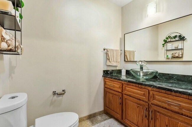 Building Photo - 9266 Pinion Dr