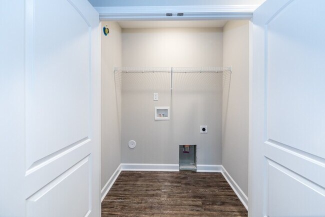 Building Photo - Beautiful 3BD/2.5BA Duplex Home!