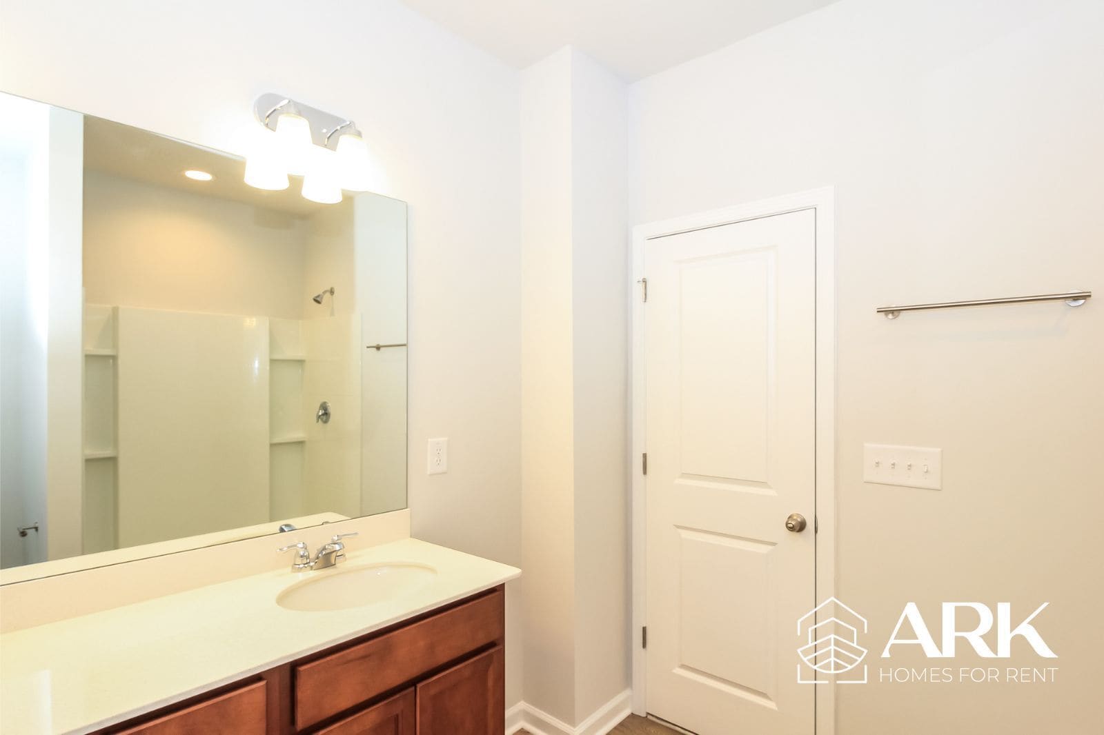 Building Photo - 7260 Bellacroft Dr