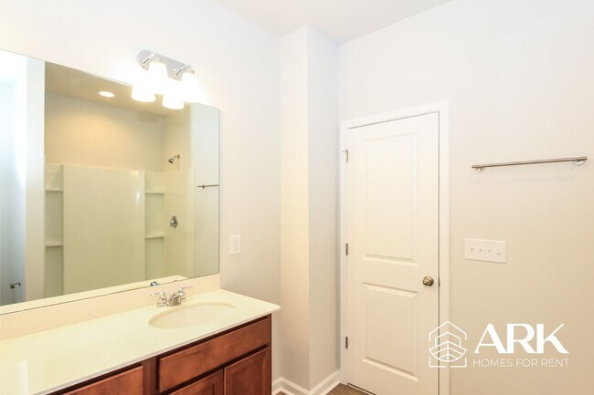 Building Photo - 7248 Bellacroft Dr