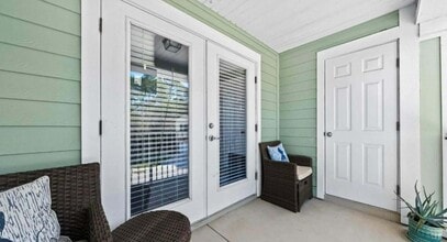 Building Photo - 213 Larkin Pl