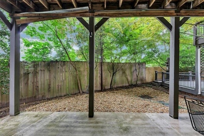 Building Photo - 4222 Rickenbacker Dr NE