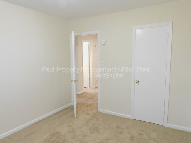Building Photo - 3407 Derby Pl