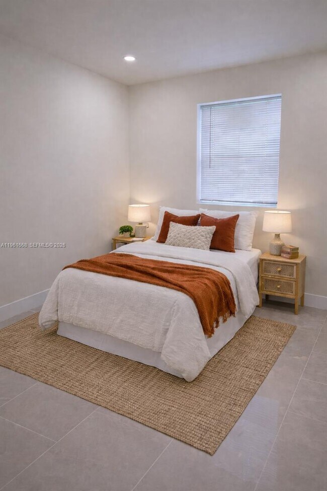 Building Photo - 3079 NW Flagler Terrace