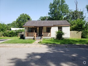 Building Photo - Central air and Heat 4 Bedroom home