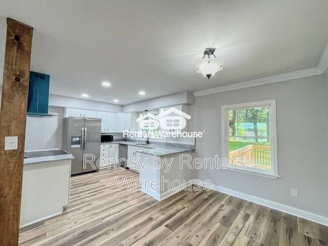 Building Photo - 5 Paddock Dr
