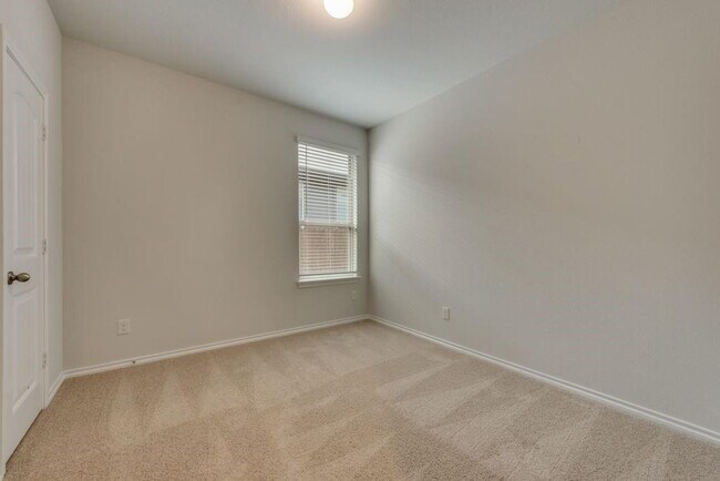 Building Photo - 1002 Pecos St