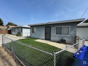 Building Photo - 9954